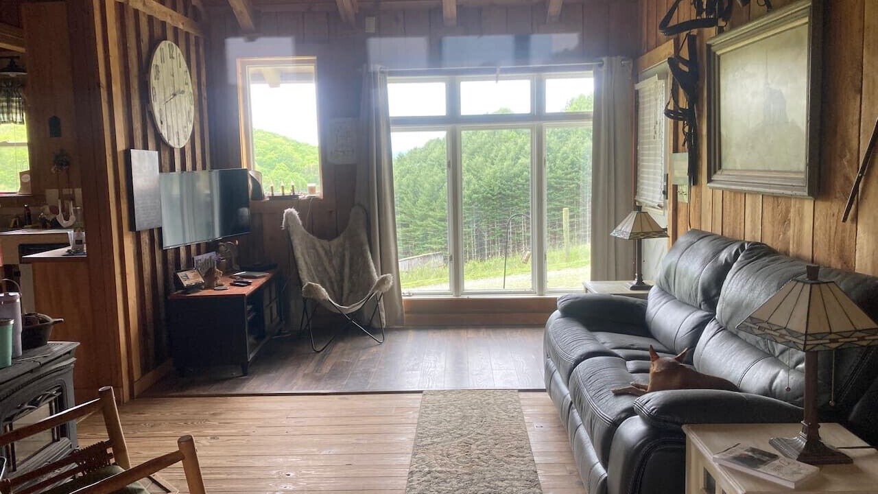 Photo of Livingroom in Mouth of Wilson