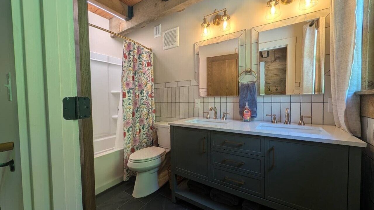 Photo of Bathroom in Stanton