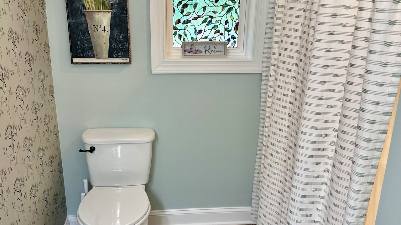 Photo of Bathroom in Crown City
