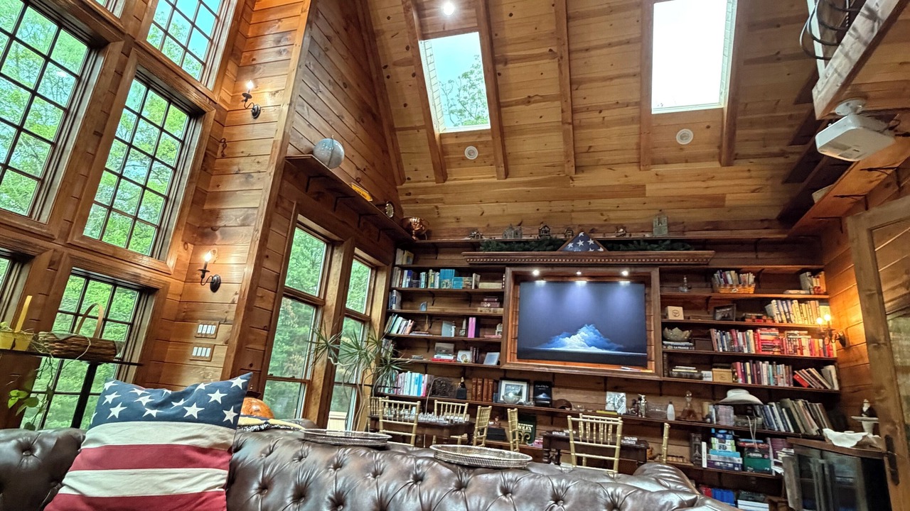 Photo of Livingroom in Baker