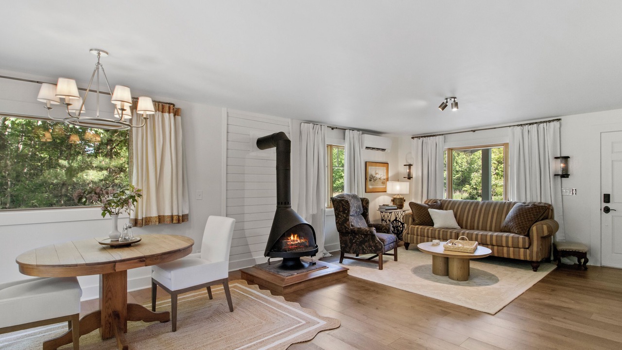 Photo of Livingroom in Burnsville