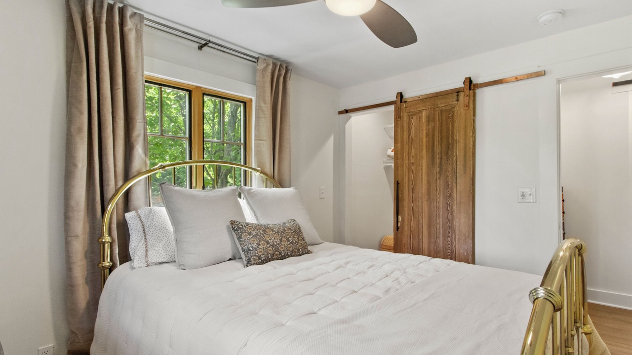 Photo of Bedroom in Burnsville