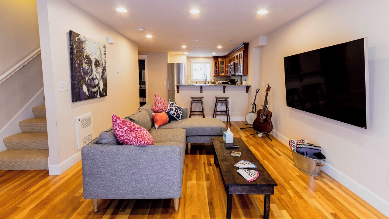Photo of Livingroom in East Queen Anne