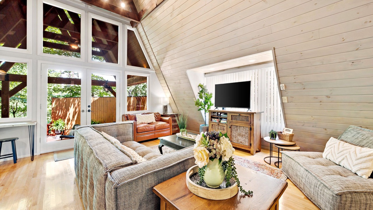 Photo of Livingroom in Morganton