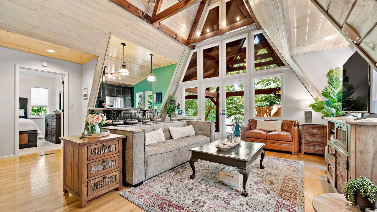 Photo of Livingroom in Morganton