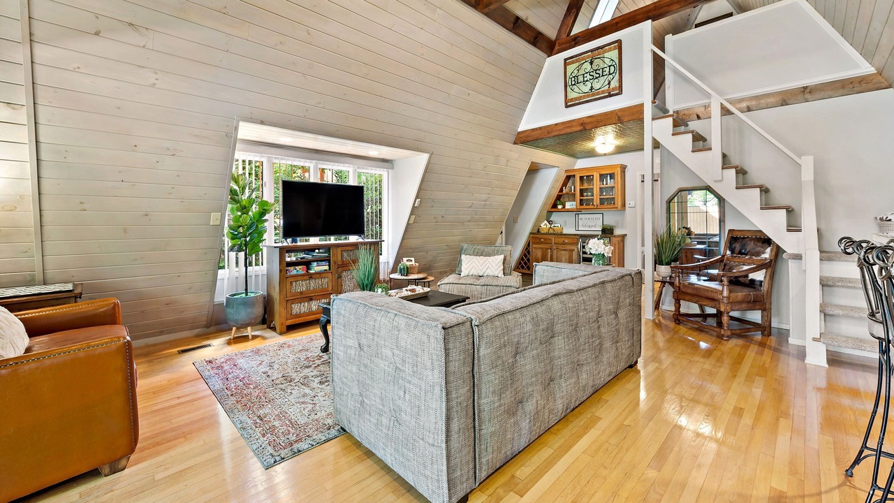 Photo of Livingroom in Morganton