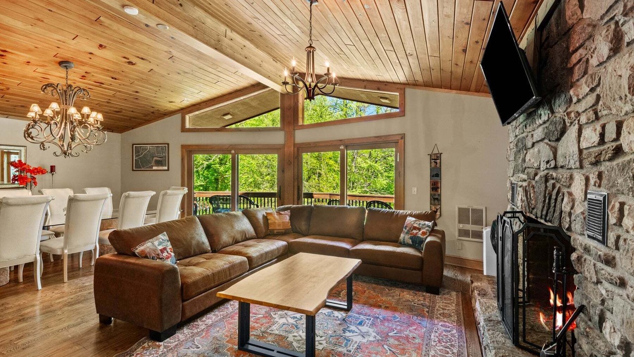 Photo of Livingroom in Elk Park