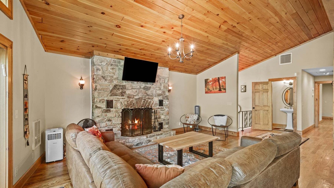 Photo of Livingroom in Elk Park