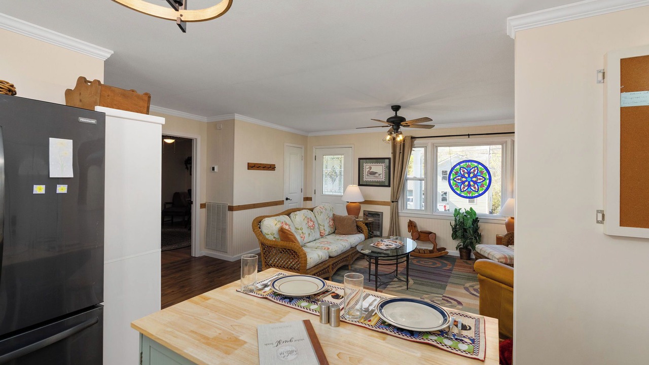 Photo of Livingroom in Tri-Cities