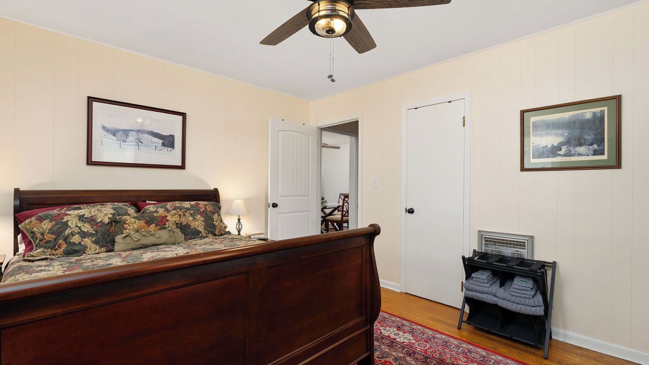 Photo of Bedroom in Tri-Cities