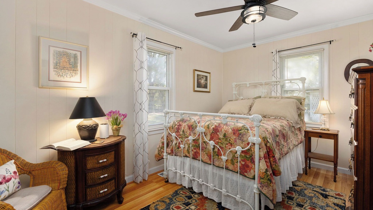 Photo of Bedroom in Tri-Cities