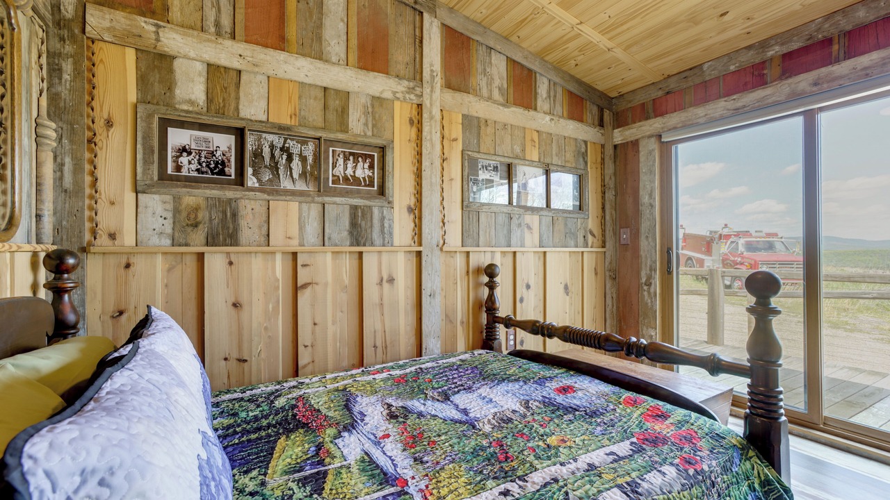 Photo of Bedroom in Maysville