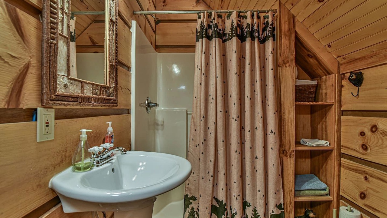 Photo of Bathroom in Old Fort