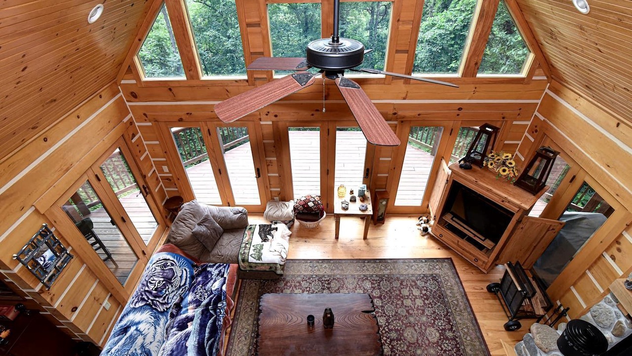 Photo of Livingroom in Old Fort