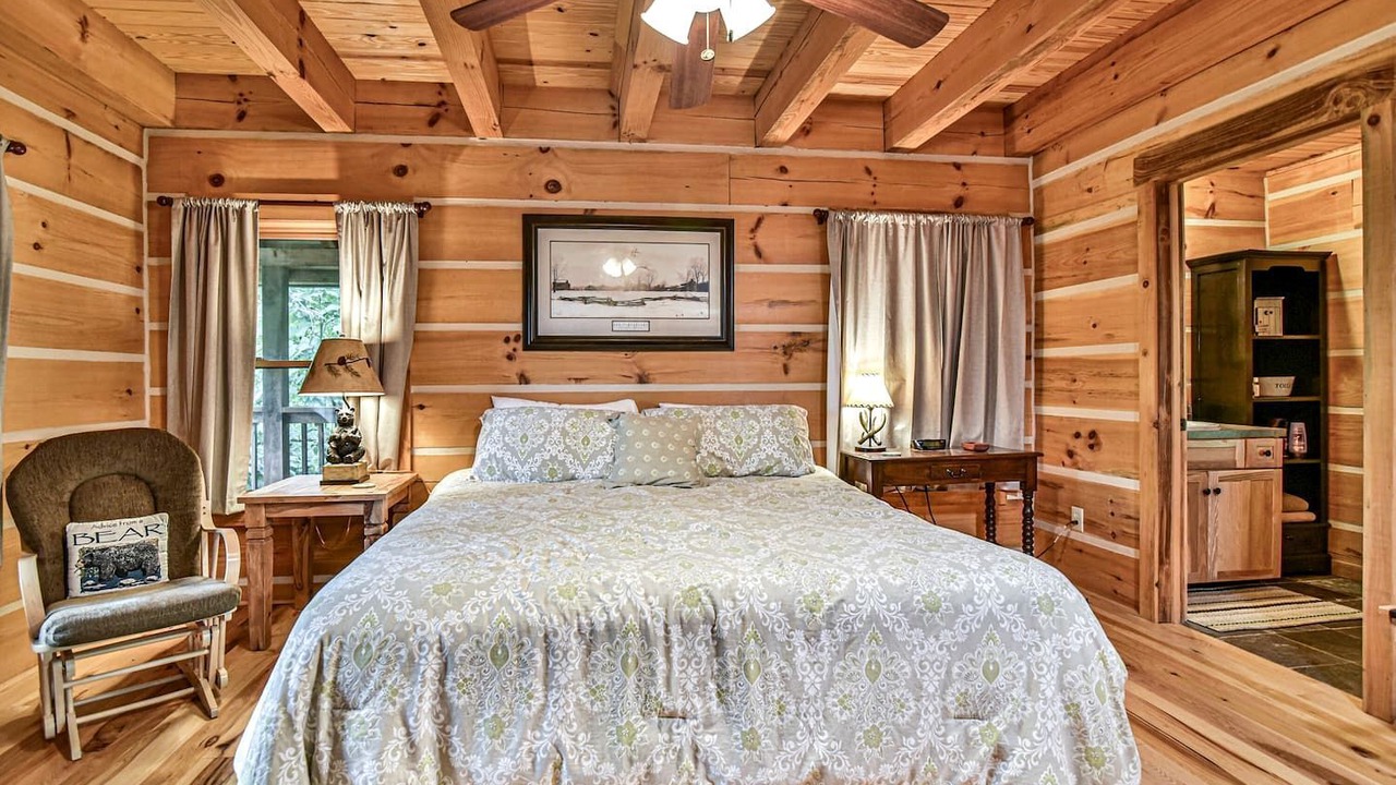 Photo of Bedroom in Old Fort