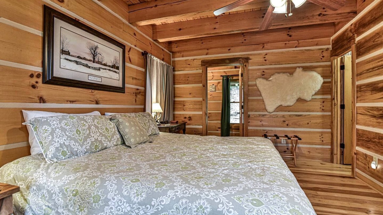 Photo of Bedroom in Old Fort
