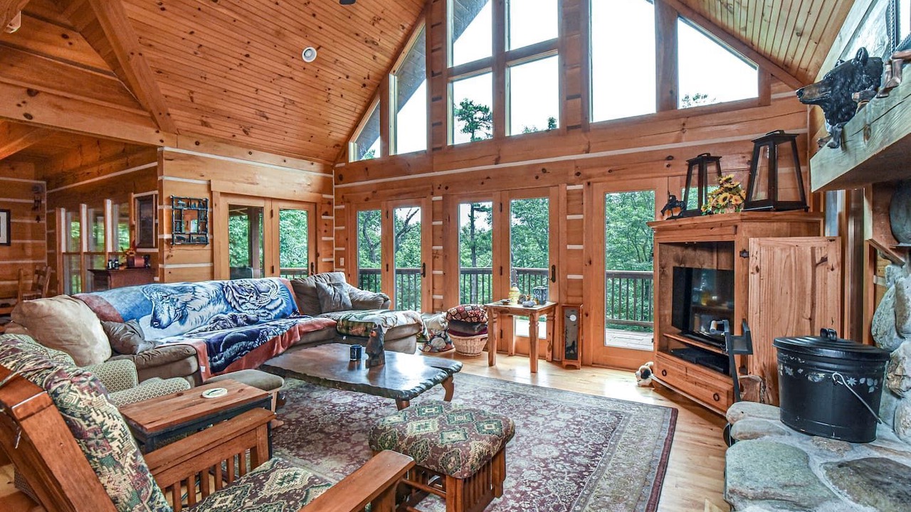 Photo of Livingroom in Old Fort