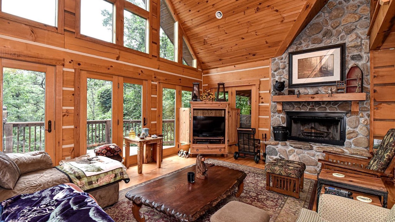 Photo of Livingroom in Old Fort