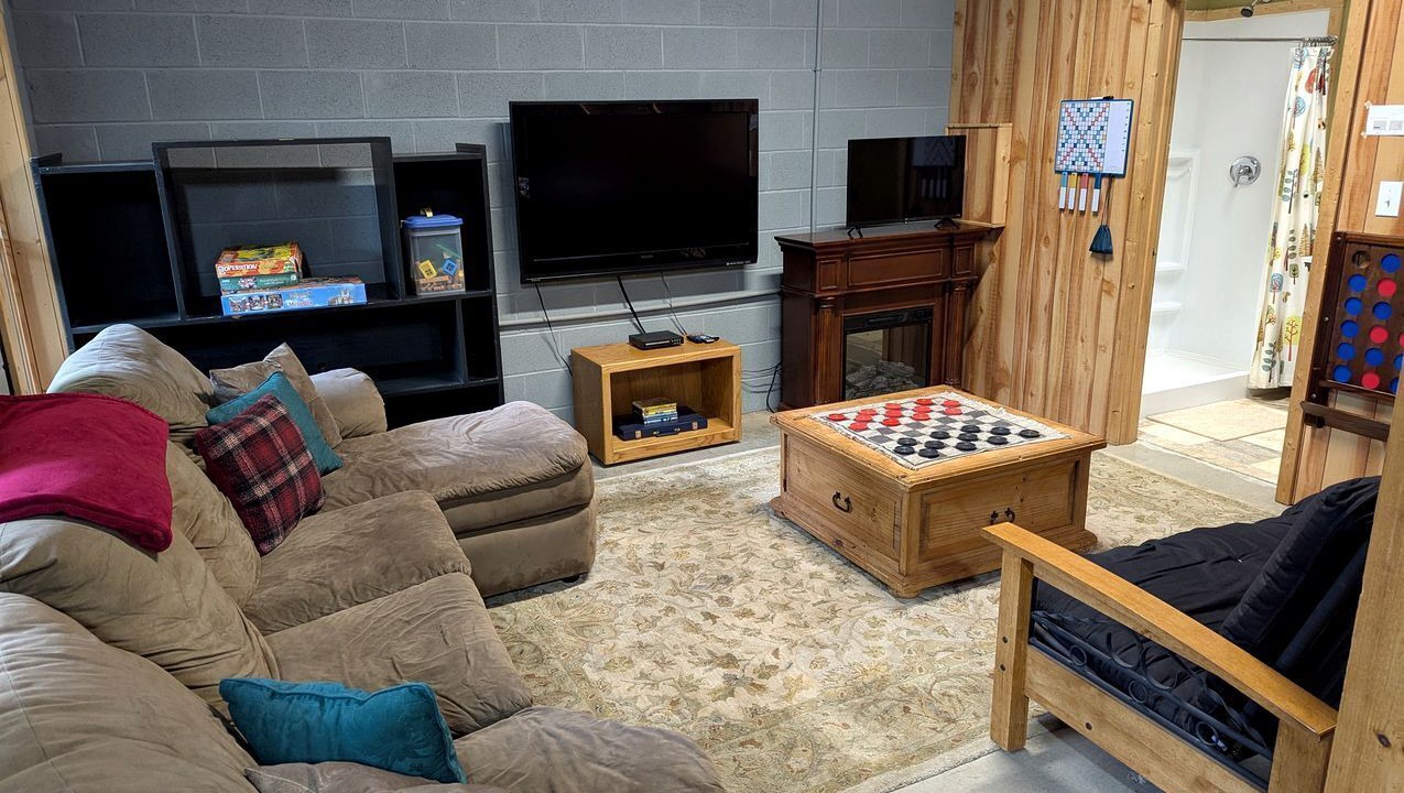 Photo of Livingroom in Old Fort