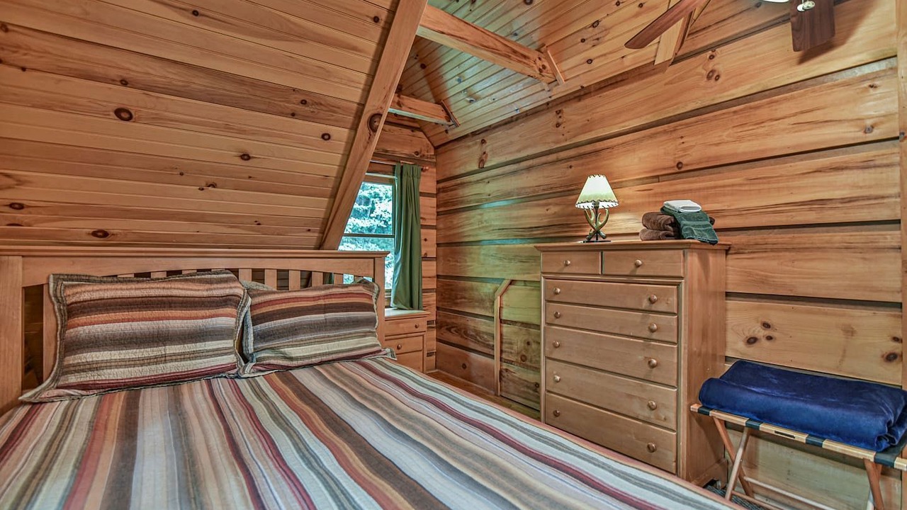 Photo of Bedroom in Old Fort