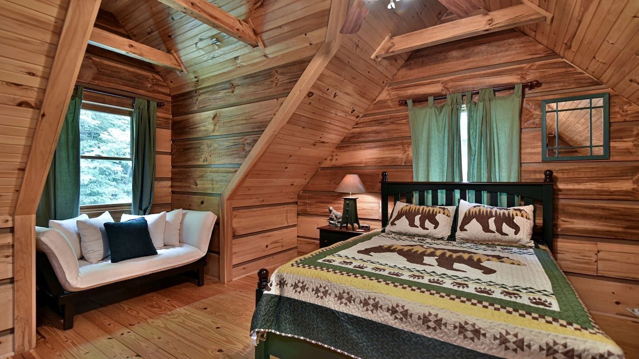 Photo of Bedroom in Old Fort