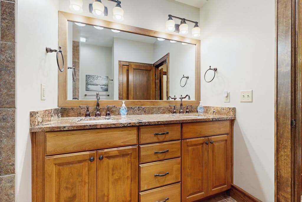 Photo of Bathroom in Firefly Cove