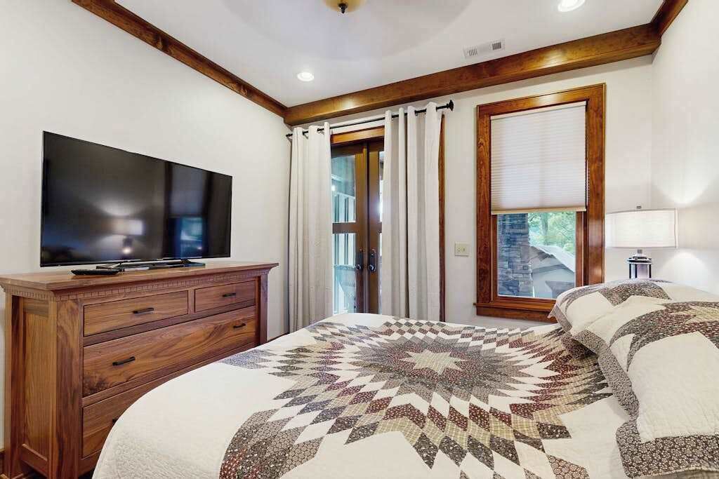Photo of Bedroom in Firefly Cove