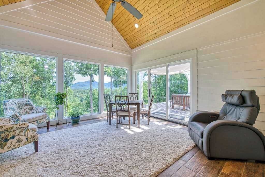 Photo of Livingroom in Mill Spring