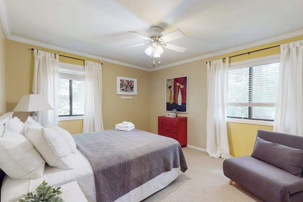 Photo of Bedroom in Hendersonville