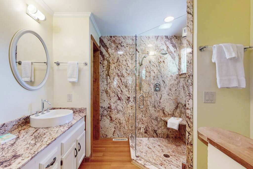 Photo of Bathroom in Hendersonville