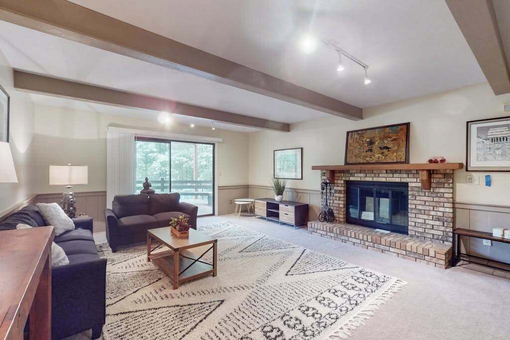 Photo of Livingroom in Hendersonville