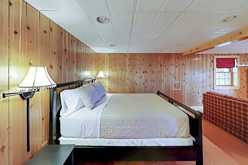 Photo of Bedroom in Old Fort