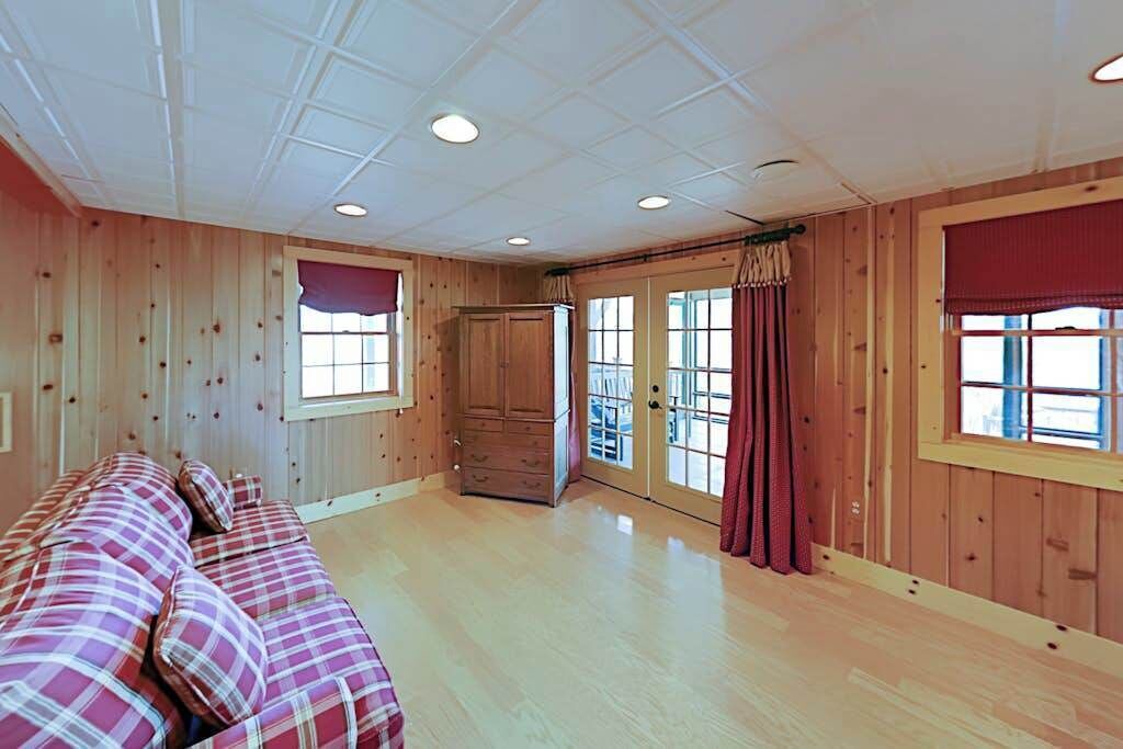 Photo of Livingroom in Old Fort