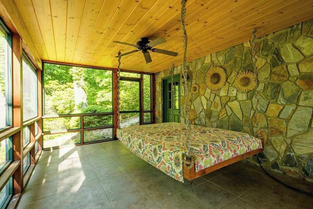 Photo of Bedroom in Old Fort