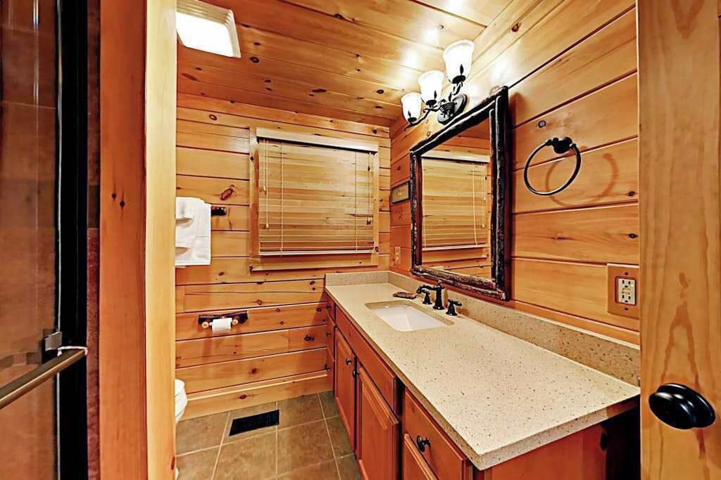 Photo of Bathroom in Old Fort