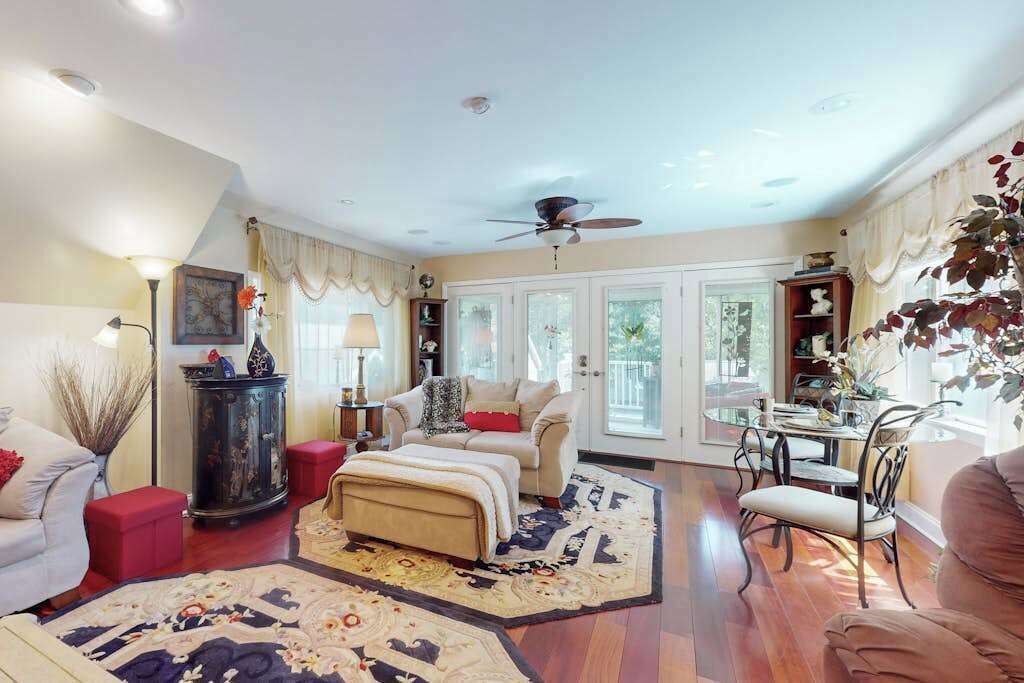 Photo of Livingroom in Swannanoa