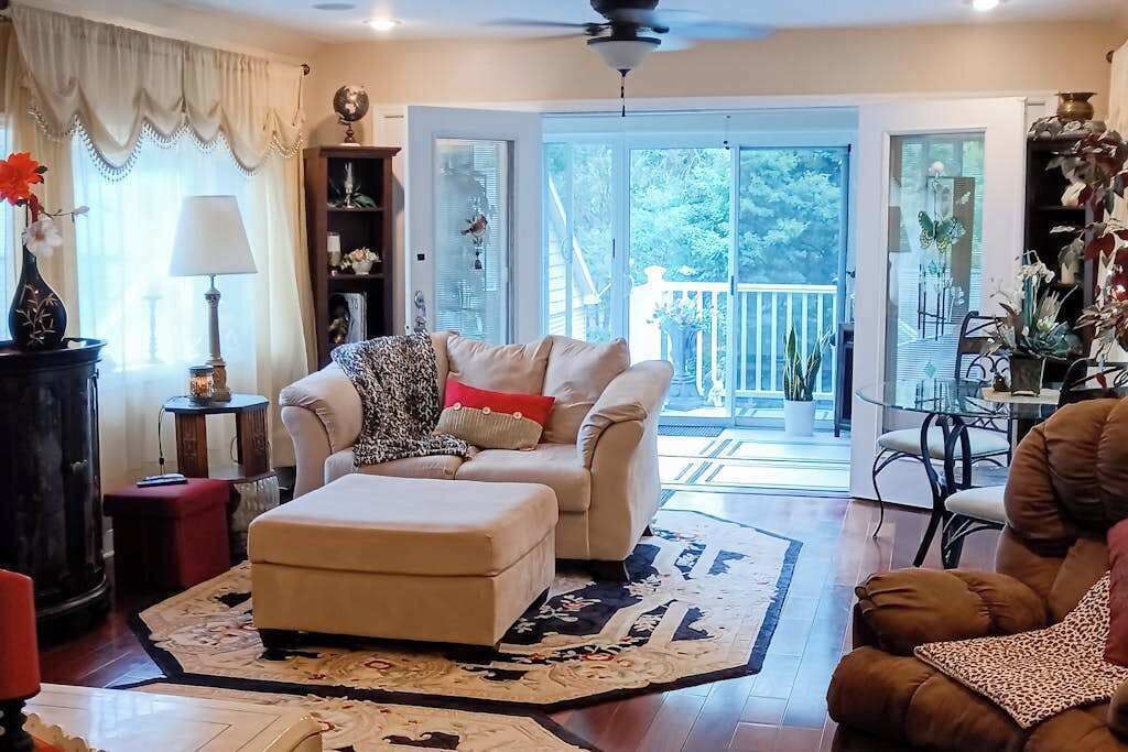 Photo of Livingroom in Swannanoa