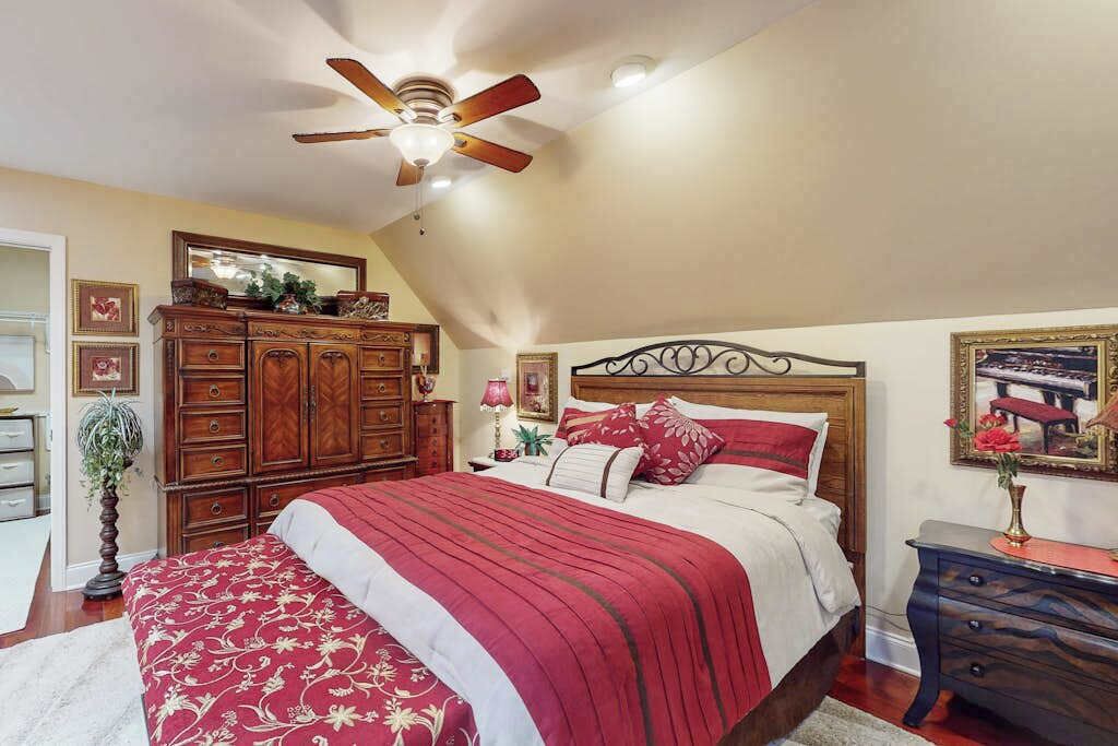 Photo of Bedroom in Swannanoa