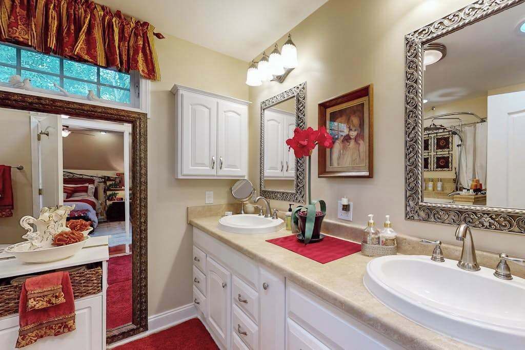 Photo of Bathroom in Swannanoa