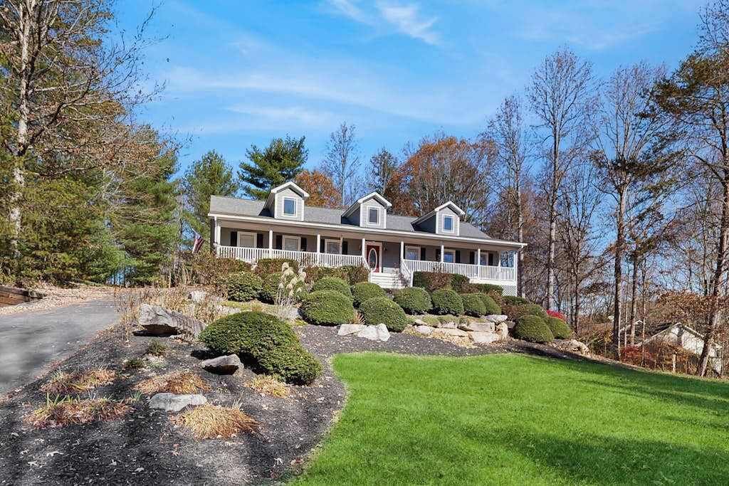 Photo of Outdoor in Hendersonville