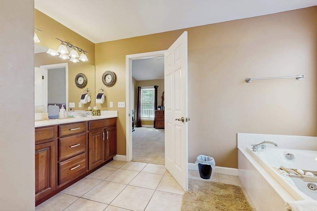 Photo of Bathroom in Hendersonville