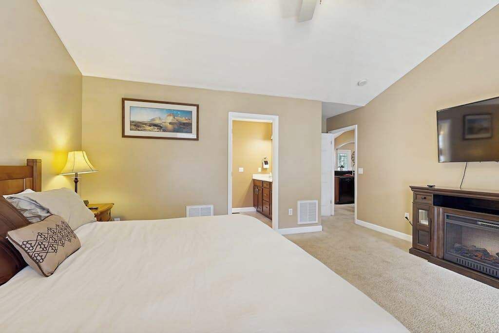 Photo of Bedroom in Hendersonville