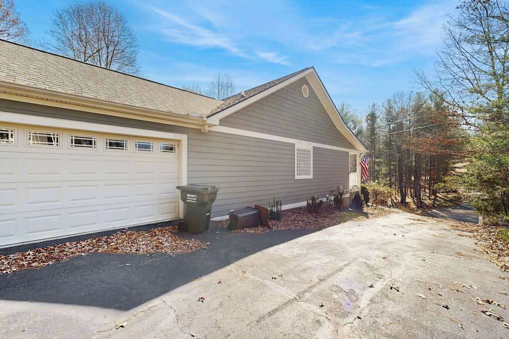 Photo of Outdoor in Hendersonville