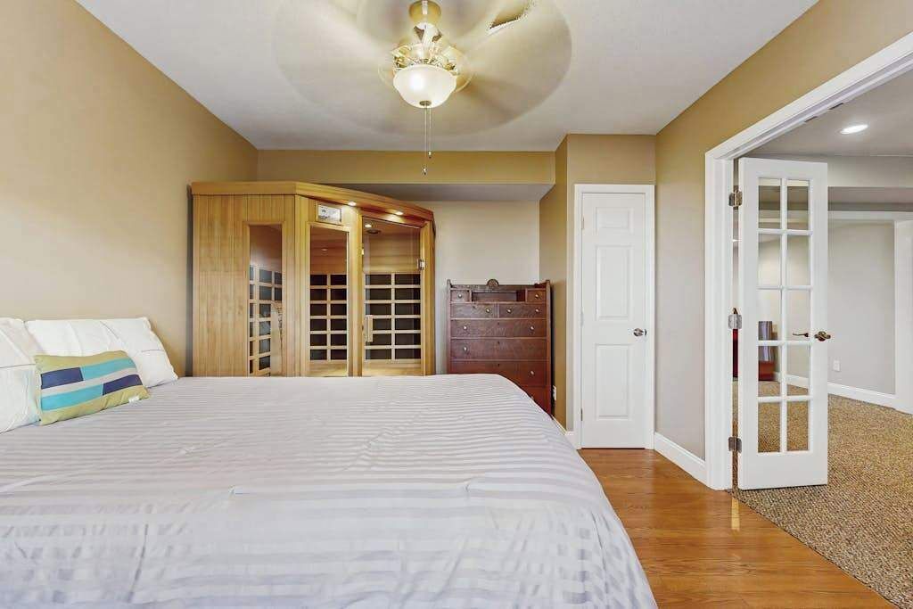 Photo of Bedroom in Hendersonville