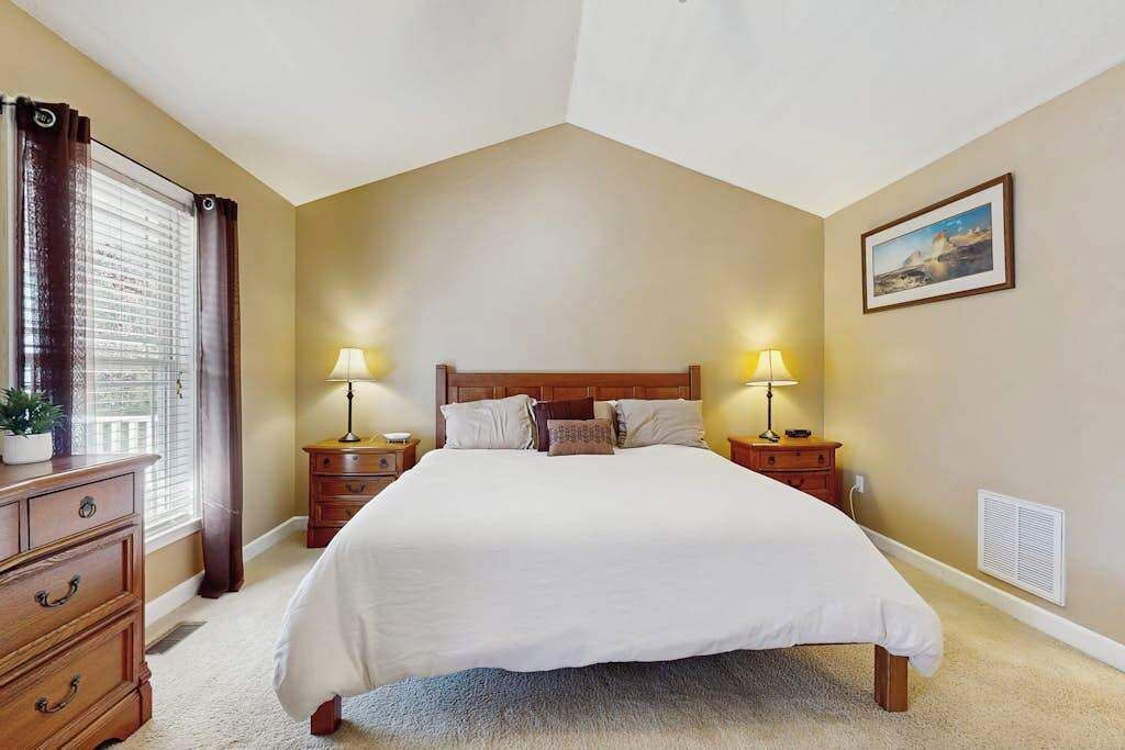 Photo of Bedroom in Hendersonville
