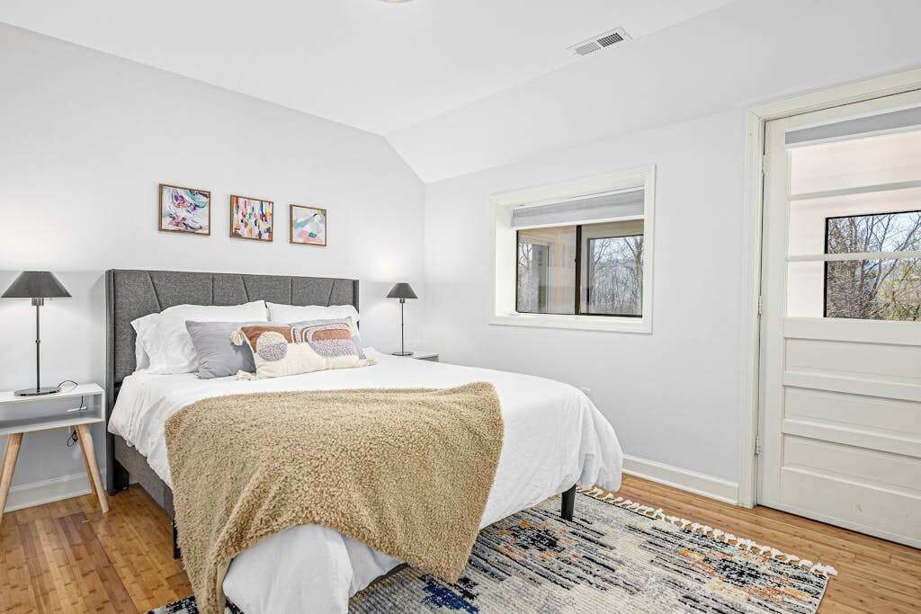 Photo of Bedroom in Black Mountain