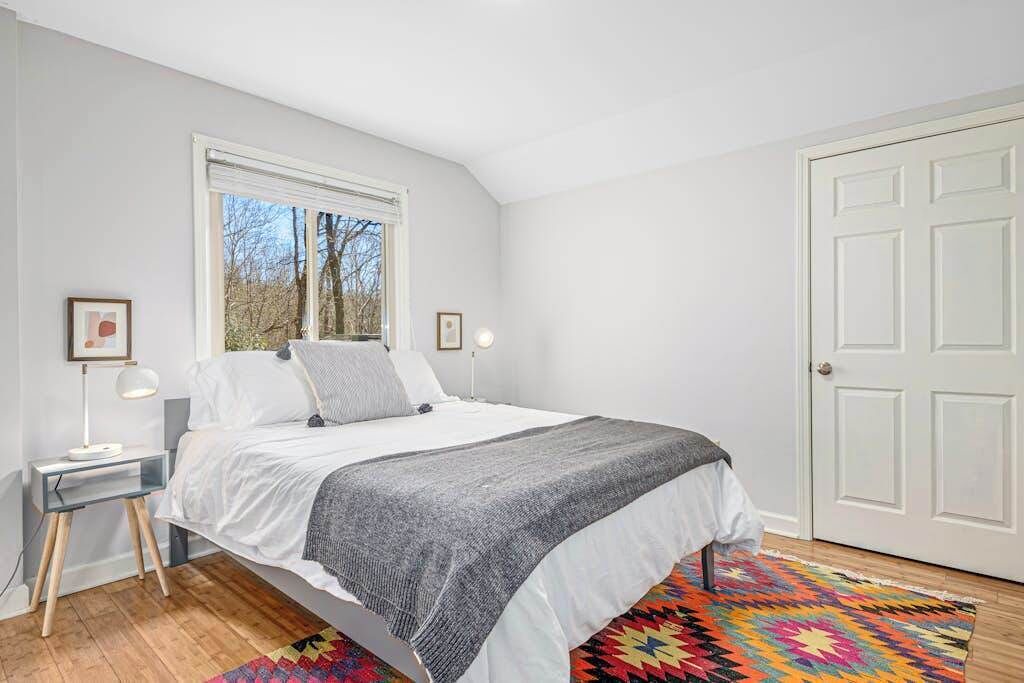 Photo of Bedroom in Black Mountain