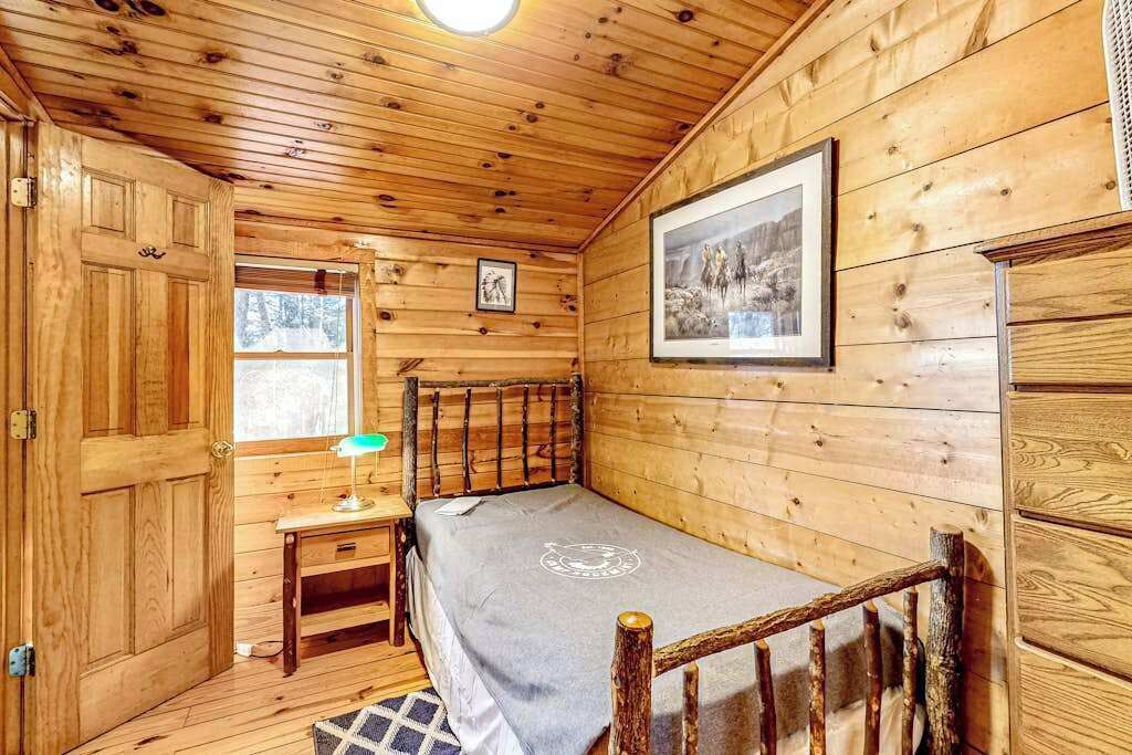 Photo of Bedroom in Black Mountain