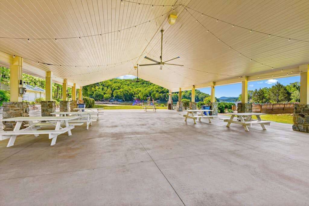 Photo of Outdoor in Lake Lure