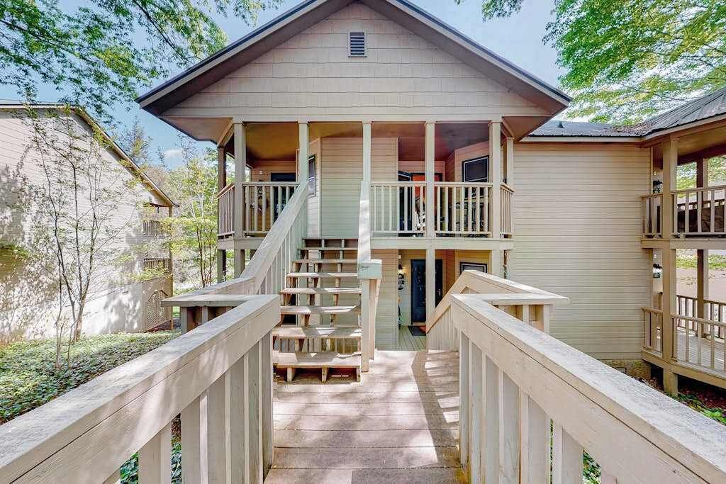 Photo of Patio Balcony in Lake Lure